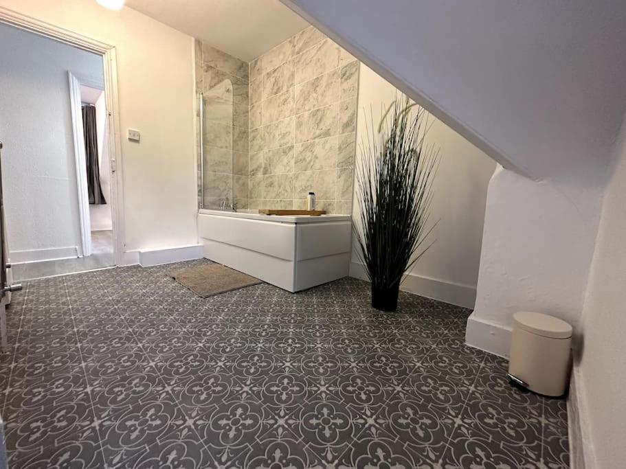 Spectacular 2 Bedroom On Tower Bridge London Exterior foto
